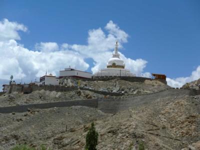 P1040033 Shanti Stupa