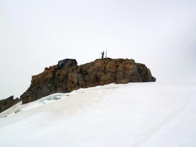 P1020506 Balmenhorn Gipfel mit Biwak