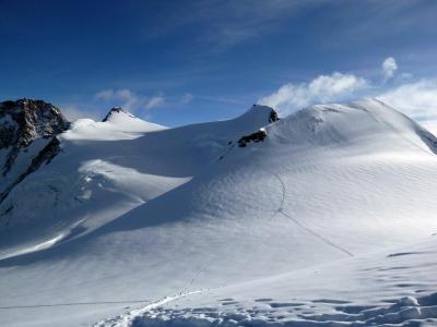 P1020564 Blick zu Zuzmsteinspitze Signalkuppe und Parrotspitze