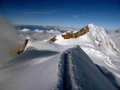 P1020611 Aufstiegsweg Parrotspitze mit Lyskamm im Hintergrund